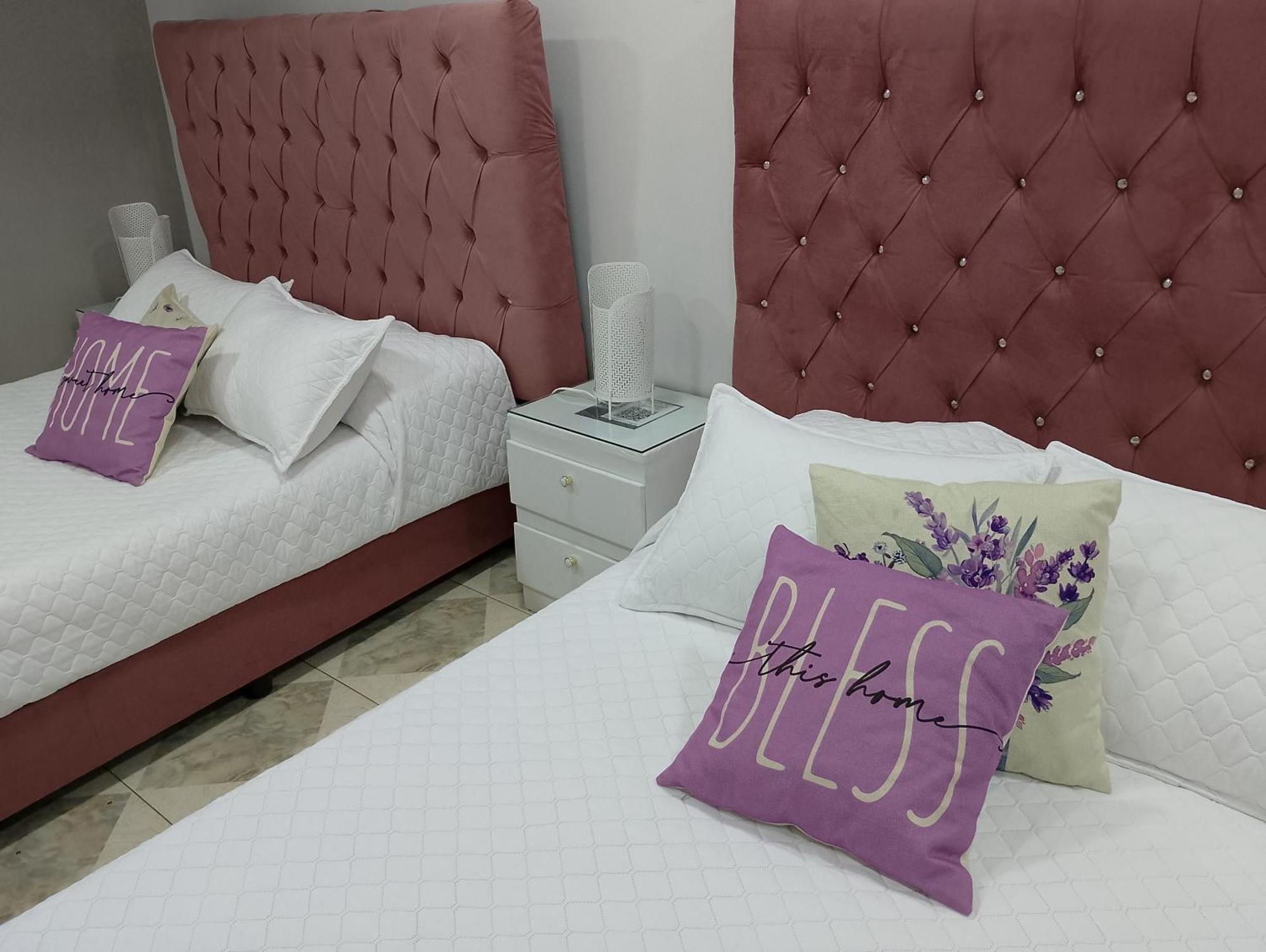 Encantadoras Privadas Del Valle Homestay *